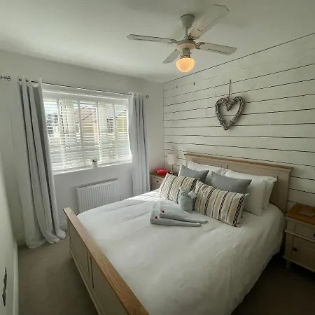 Whitby-captains House - 4 Bed Luxury * Whitby