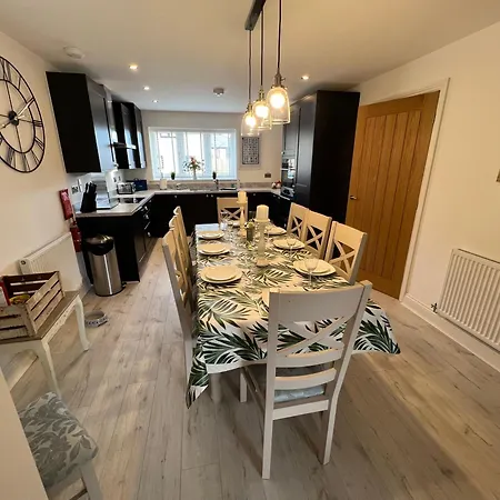 Whitby-captains House - 4 Bed Luxury * Whitby