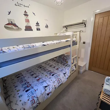 Captains House - Hot Tub - Luxury Whitby