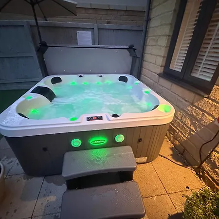Captains House - Hot Tub - Luxury 別荘 *