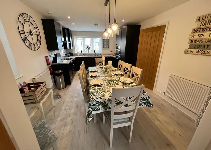 Whitby-captains House - 4 Bed Luxury * Whitby